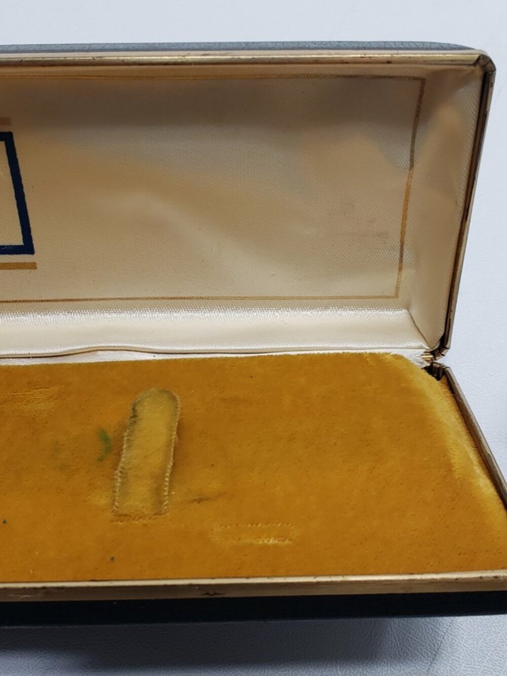 Vintage 1974 Bulova Sabre Slim Elegance Manual Wind Dress Watch w/ Case - Picture 14 of 16